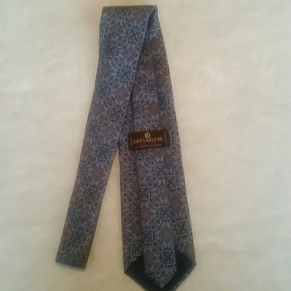 VINTAGE Guy Laroche Men's 100%Silk Tie.